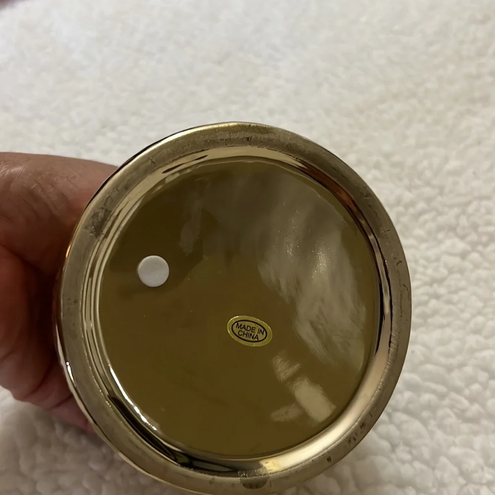 Small Gold Decorative Vase - Picture 4 of 4